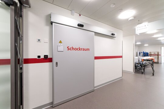 Ein modernes Regionalspital komplett mit record automatisiert.