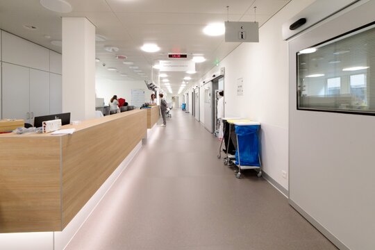 A modern regional hospital completely automated with record
