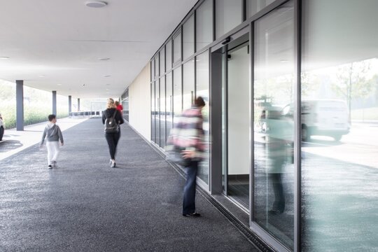 A modern regional hospital completely automated with record