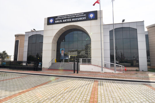Antalya Belediyesi Halil Akyüz Huzurevi
