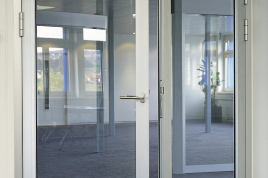 DFA 127 Swing door office use