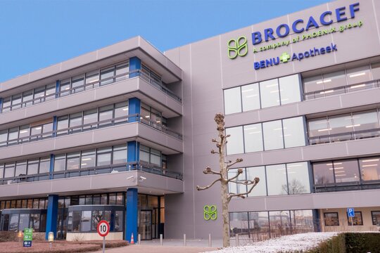 Brocacef, Maarssen: Inbraakwerende tourniquet, schuifdeuren & snellooppoorten met toegangsbadge